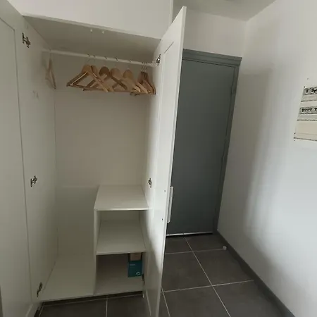 Paisible Bien Situe Au Rez De Chaussee.