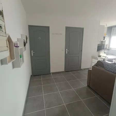 Paisible Bien Situe Au Rez De Chaussee. Apartment Denain